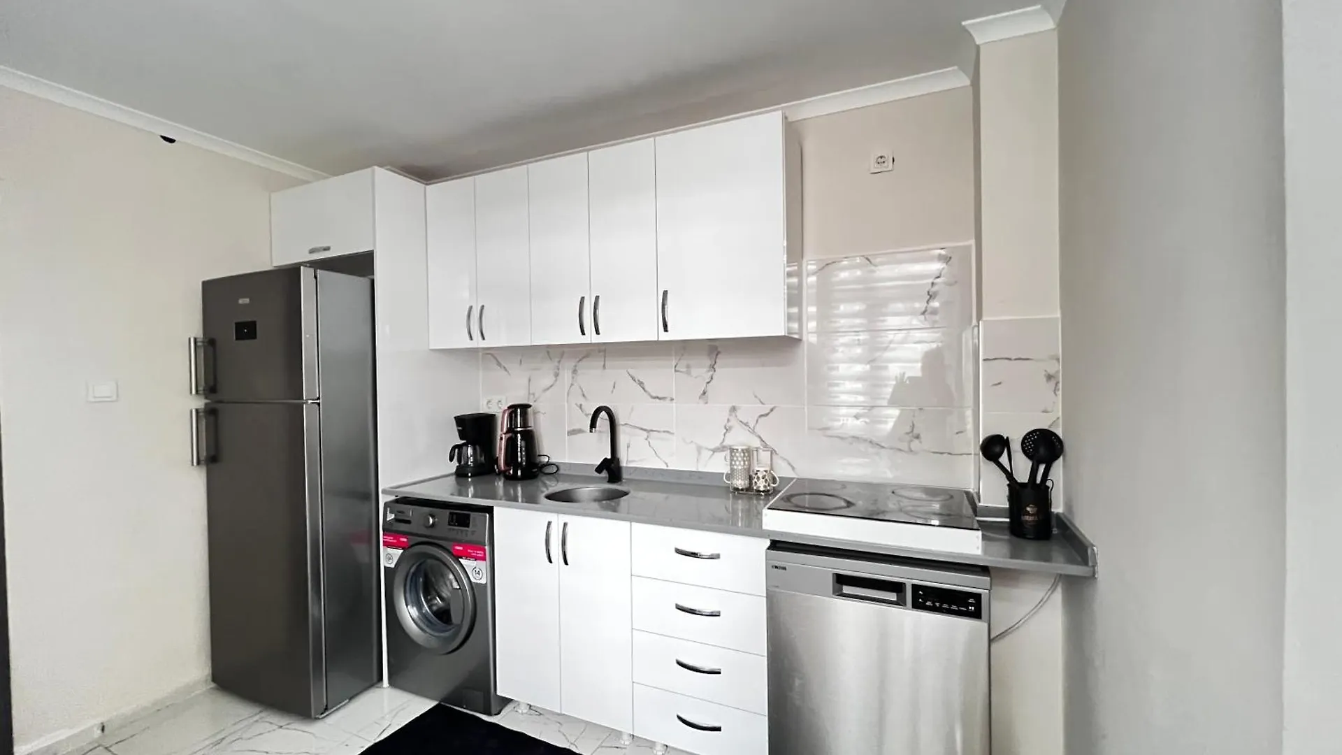 Wonder Karakoey 4- Ultra Luxury , 4Br, 2Ba Sea View Apartment Istanbul 0*,